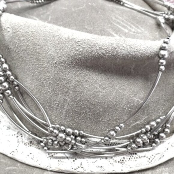 UNKNOWN Jewelry - Liquid Silver Tone & Ball Necklace